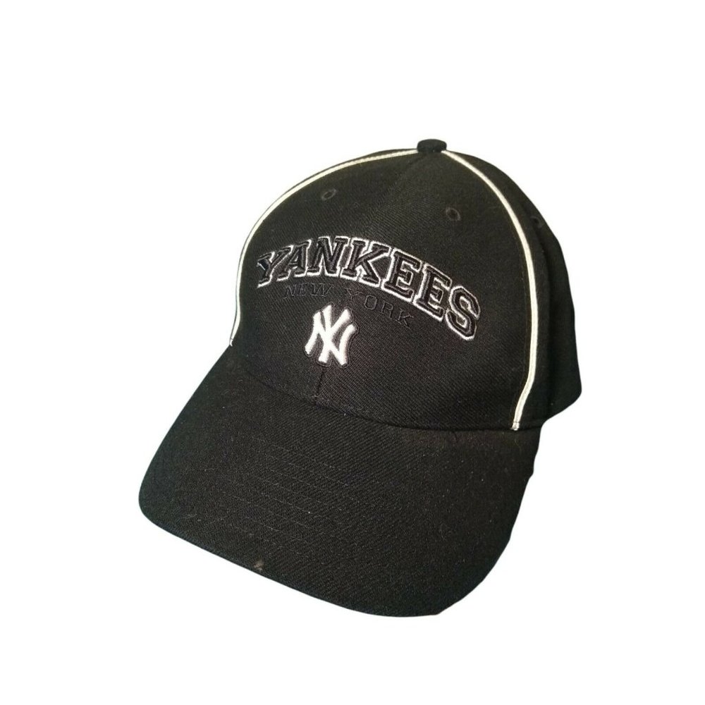 New York Yankees MLB Ball Cap Black
